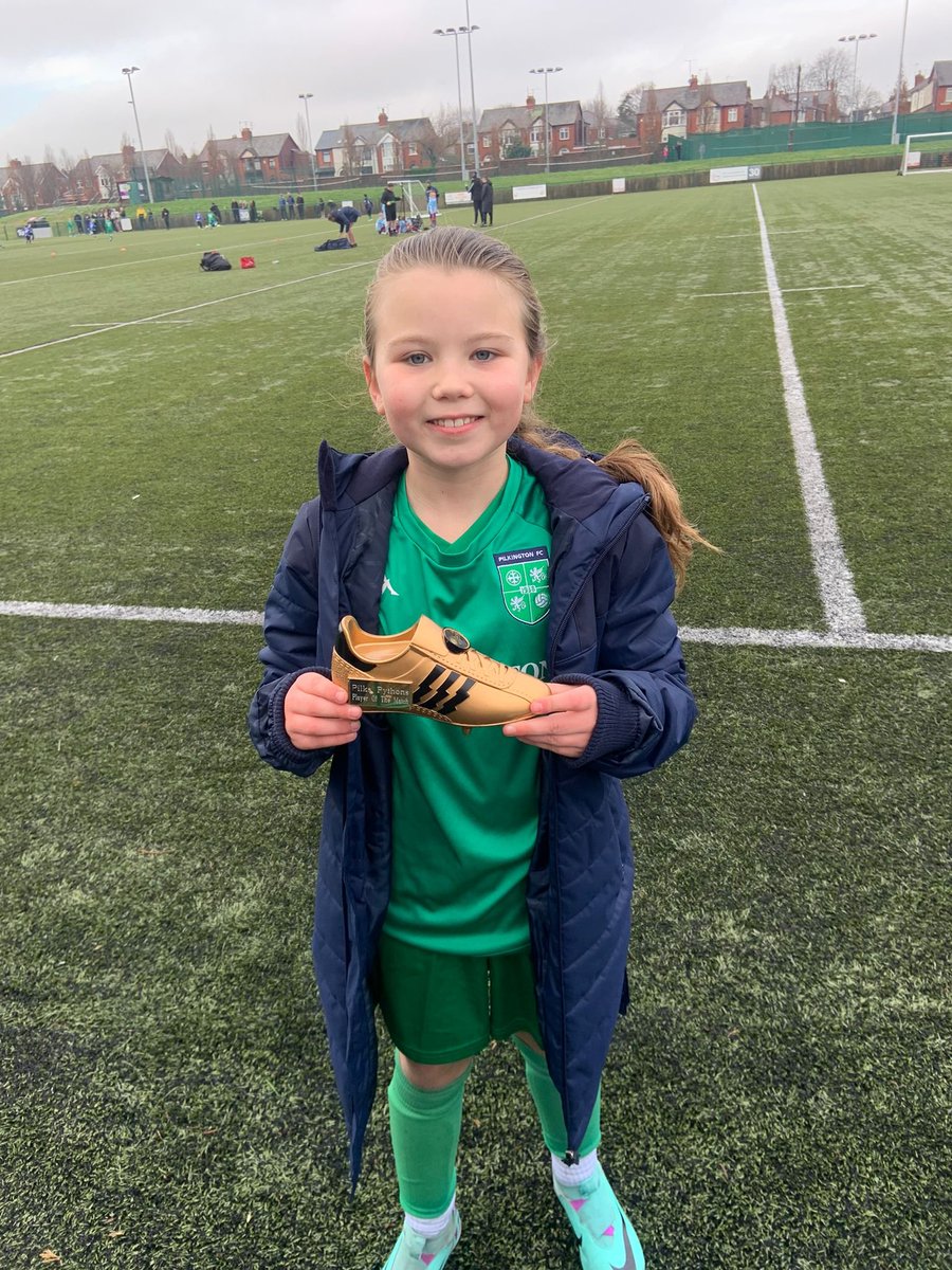 PilksPythonsU10's tweet photo. Happy International Women's Day to all the amazing women in our lives!! Special mention to Pythons two girl bosses, both complete powerhouses standing up and showing what amazing little women can do! We are extremely proud to have them representing on our team #girlpower 💪🐍💚 https://t.co/6AtktsKxNt