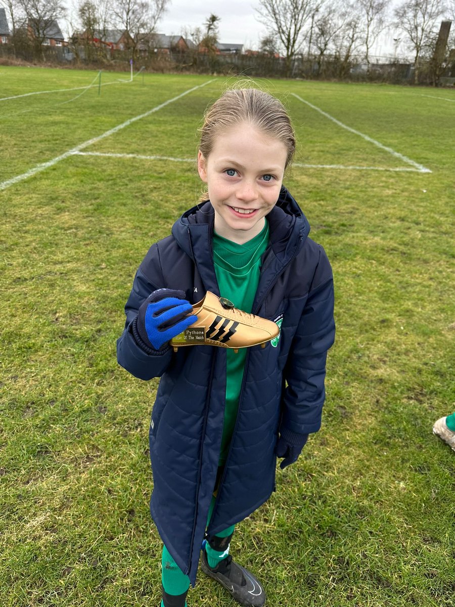 PilksPythonsU10's tweet photo. Happy International Women's Day to all the amazing women in our lives!! Special mention to Pythons two girl bosses, both complete powerhouses standing up and showing what amazing little women can do! We are extremely proud to have them representing on our team #girlpower 💪🐍💚 https://t.co/6AtktsKxNt