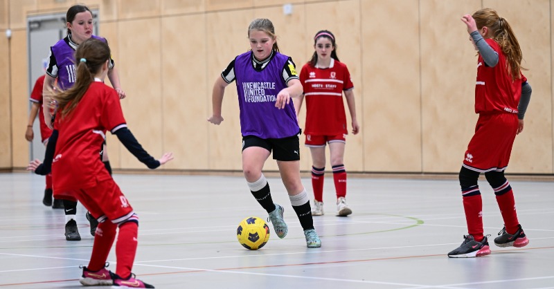 NU_Foundation's tweet photo. 𝗜𝗻𝘀𝗽𝗶𝗿𝗶𝗻𝗴 𝘁𝗵𝗲 𝗻𝗲𝘅𝘁 𝗴𝗲𝗻𝗲𝗿𝗮𝘁𝗶𝗼𝗻 💪 

To honour #InternationalWomensDay, players from @NUFCWomen, @SAFCWomen and @BoroWomen united to inspire the next generation of female footballers at our Premier League Kicks girls’ session ⚽