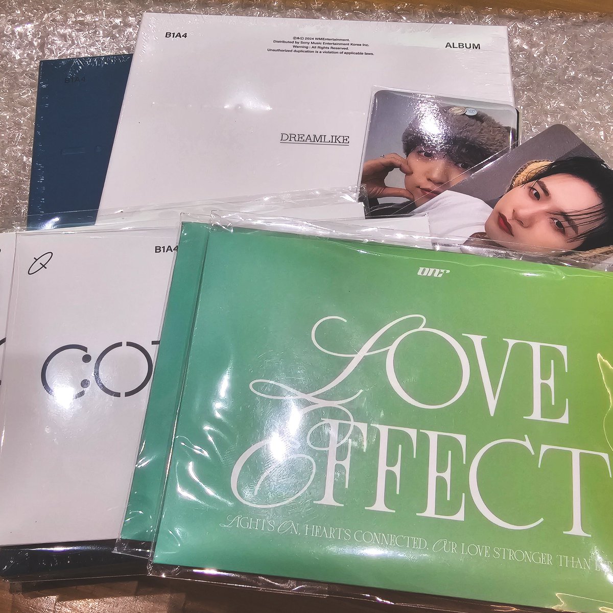 bagol1209's tweet photo. Nakatanggap na naman po ulit tayo ng ayuda galing sa ninang ko, ninang mo, ninang nating lahat. Thank you @NinangsForONF and also @angelicminseok 🤩🤩🤩 https://t.co/sP7tZafIYe
