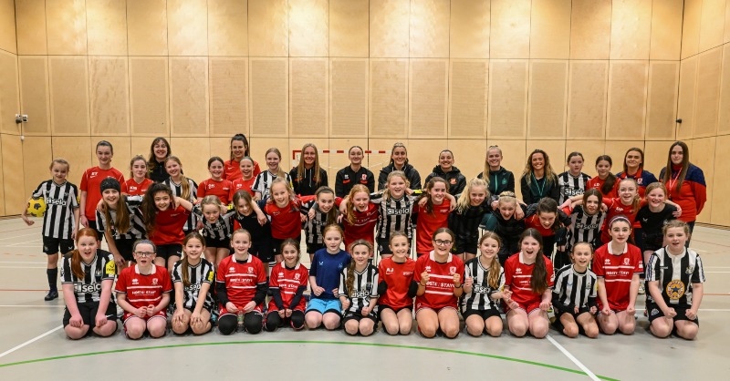 NU_Foundation's tweet photo. 𝗜𝗻𝘀𝗽𝗶𝗿𝗶𝗻𝗴 𝘁𝗵𝗲 𝗻𝗲𝘅𝘁 𝗴𝗲𝗻𝗲𝗿𝗮𝘁𝗶𝗼𝗻 💪 

To honour #InternationalWomensDay, players from @NUFCWomen, @SAFCWomen and @BoroWomen united to inspire the next generation of female footballers at our Premier League Kicks girls’ session ⚽