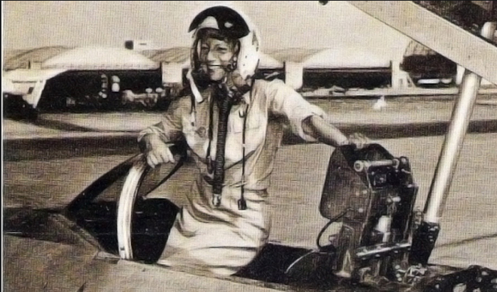 ZaFly24's tweet image. ♀️ #Internationalwomensday ⚖️

2 years after being able to vote, Elisabeth Boselli became the first #femalefighter pilot in the French Air Force. ✈️

So come on, girls, show us your balls !! 🦾
⚠️🇷🇺Russian soldiers, our badass female pilots are on their way...😎♀️

#aviation