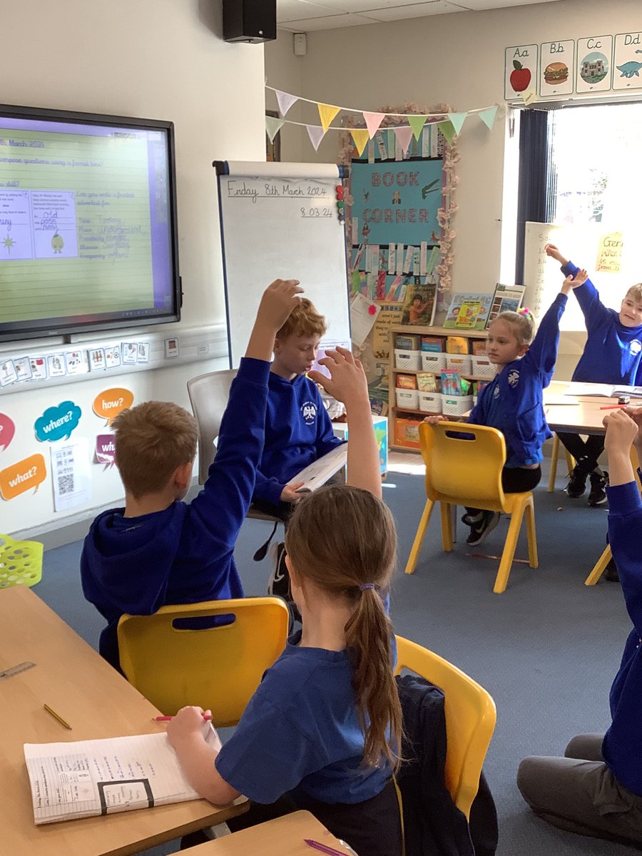 MosleyAcademy's tweet photo. Hot seating ‘Ada Lovelace’ to check our understanding of her biography! #Class3English https://t.co/jZvmuwpIc9