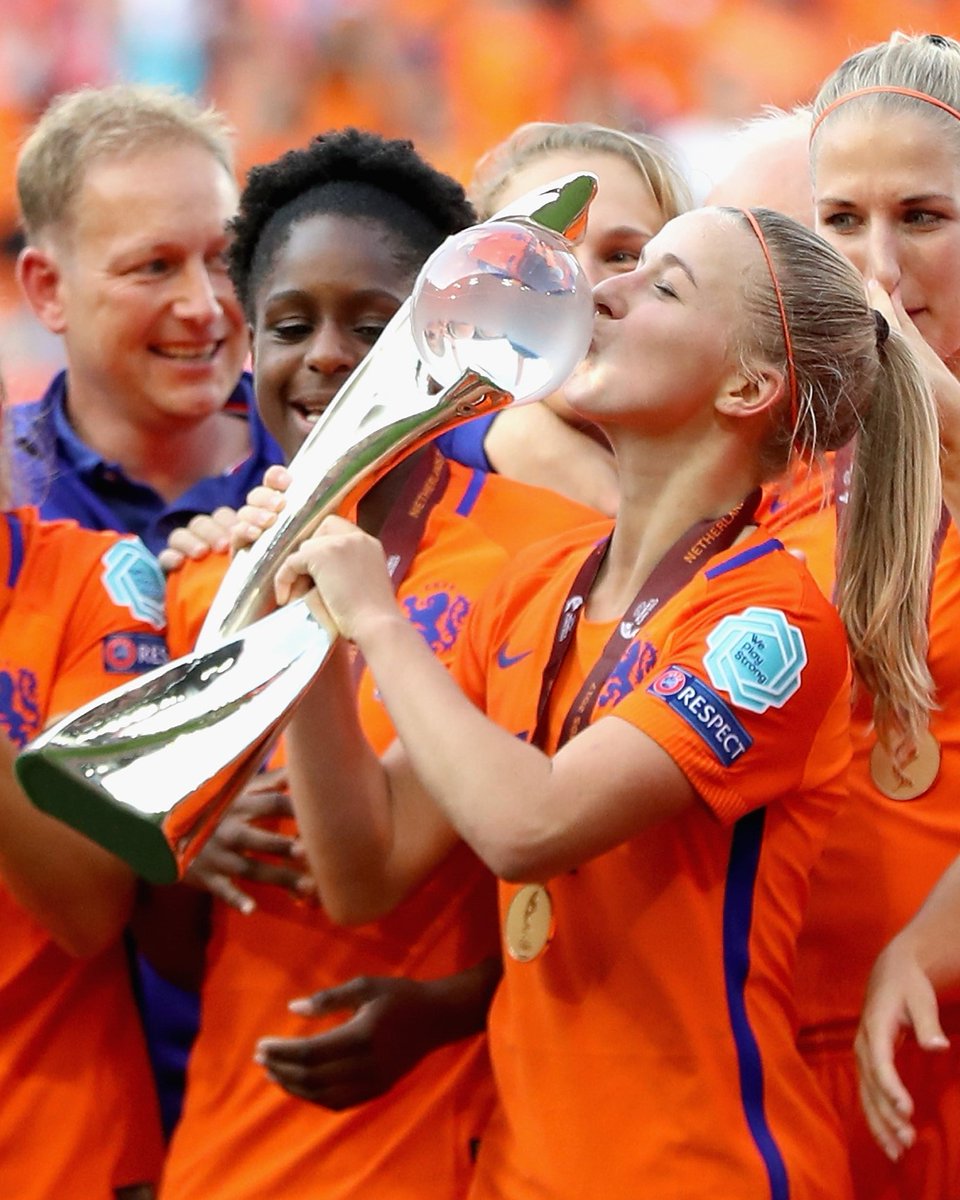 🏆😘

#WEURO2017