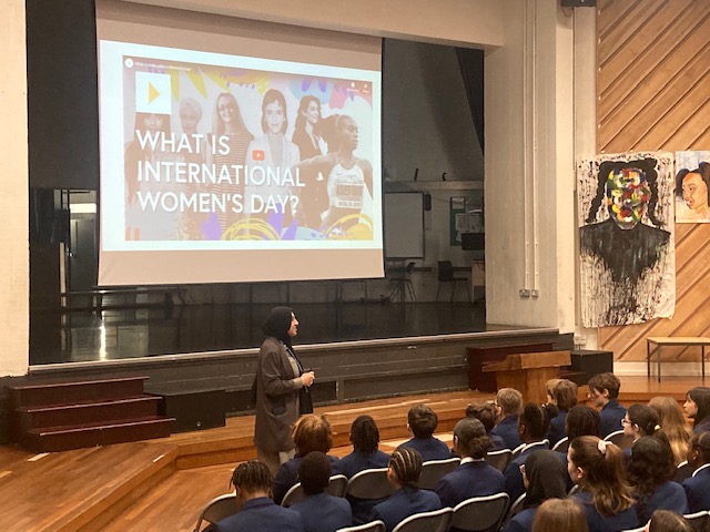 Happy International Women's Day: a pledge from Dunraven to #InspireInclusion from the whole school community this morning. Here led by Ms Daud in Year 7 Assembly. #InternationalWomensDay2024