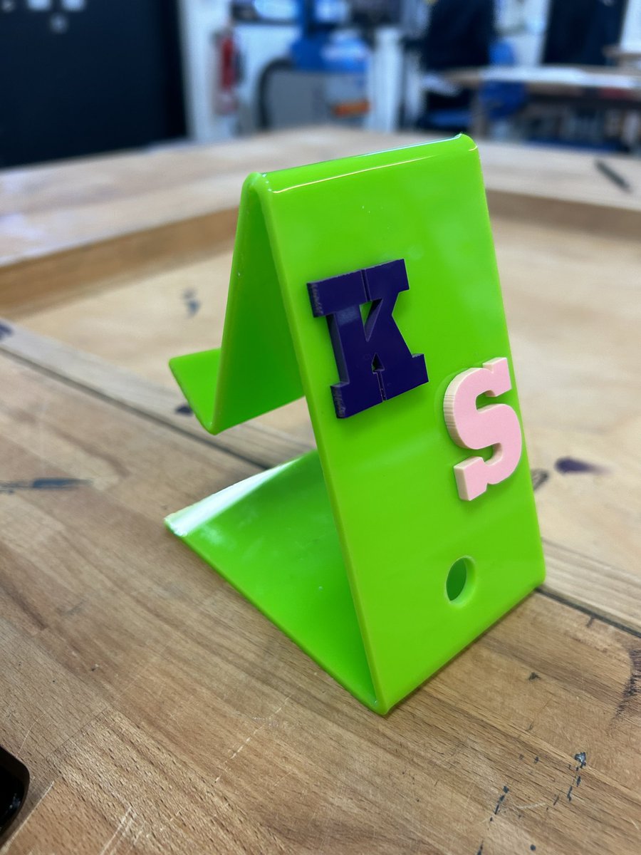 SpringwestDT's tweet image. Celebrating our wonderful year 8 phone stand project! We are so proud of their final outcomes! Well done guys! @SpringwestA