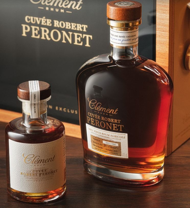 Luntrouvable's tweet photo. 🥃 Découvrez  Rhums Clément, la Cuvée Robert Peronet, un chef-d'œuvre de Rhum Agricole Vieilli, une invitation à l'excellence et à l'authenticité. 

Nom : Cuvée Robert Peronet  
Type : Rhum Agricole
#RhumAgricole #CuvéeRobertPeronet #Excellence #RhumClément #exclusivite #rhumerie https://t.co/SYN7JxDU5Z