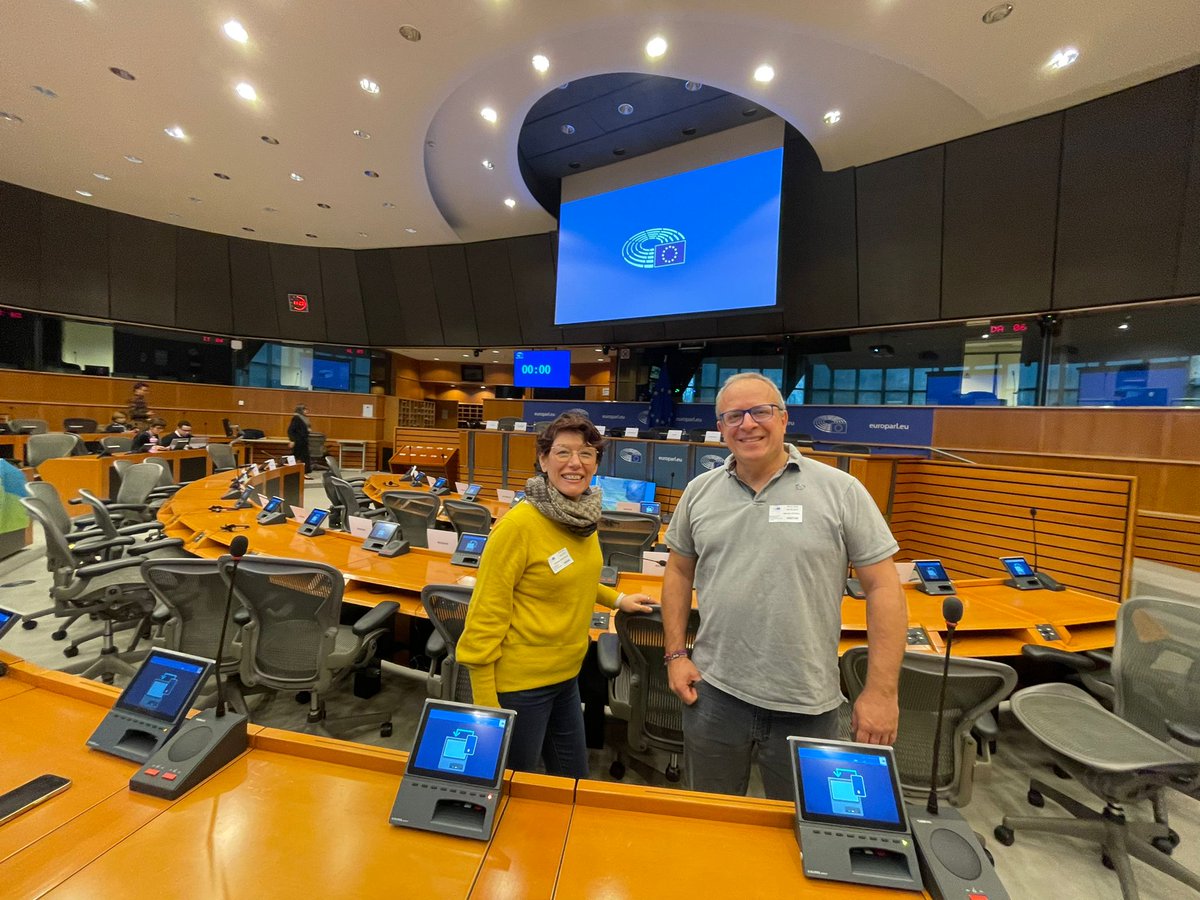 pro_bleu's tweet image. Diving into #EuropeanOceanDays 2024, ProBleu led the wave in #OceanLiteracy &amp;amp; education! 🌊✨ Big thanks to @ICMCSIC, @shore_community &amp;amp; BlueLightS for their collaboration! 🌍💙 #MissionOcean #OceanWeek  probleu.school/probleu-partic…