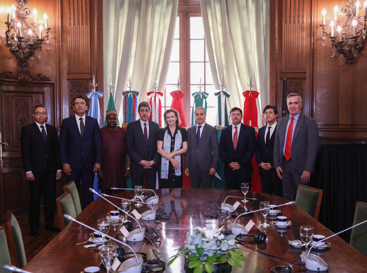 Reunión con miembros de la Organización para la Cooperación Islámica. La Canciller Mondino se reunió con Jefes de Misión de Arabia Saudita, Azerbaiyán, Indonesia, Nigeria, Marruecos, Türkiye y Pakistán, estados miembros de la Organización para la Cooperación Islámica (OCI)…