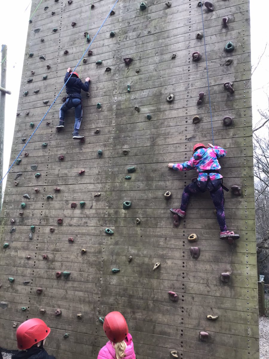 SomersPark4EM's tweet photo. Climbing is a whole team activity and Group 2 is a super team 🙂 @SomersPark4MF @SPMVCedar #teamworkmakesthedreamwork https://t.co/pZTRyiDmqb