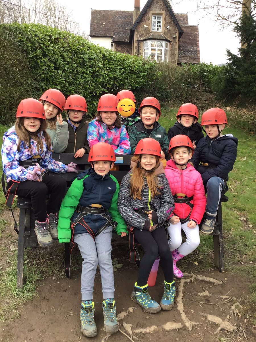 SomersPark4EM's tweet photo. Climbing is a whole team activity and Group 2 is a super team 🙂 @SomersPark4MF @SPMVCedar #teamworkmakesthedreamwork https://t.co/pZTRyiDmqb