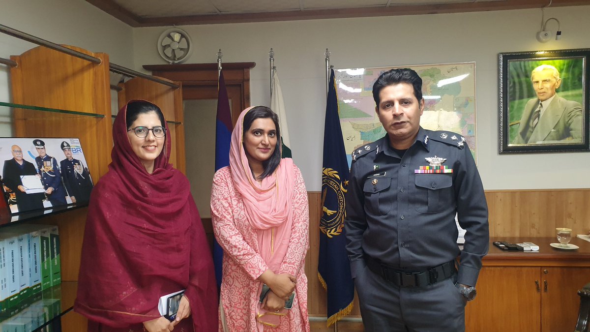 AfzalAsdaq's tweet photo. Happy #WomensDay 2024. #Customs Collectorate #Faisalabad appreciates the toil and dedication of lady officers and thanks them for invaluable support @mukarram_ansari @AqdasAfzal @Pak_Customs @FBRSpokesperson @PakPMO @Financegovpk https://t.co/gxIOj1Q3nn