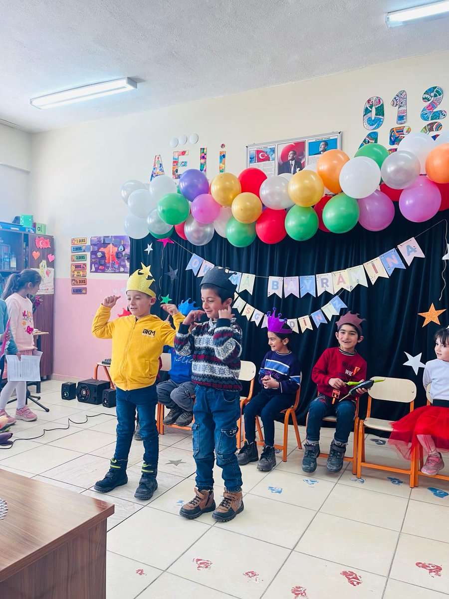 1. Sınıfımızın Okuma Bayramı'ndan kareler 🙂
<a href="/tcmeb/">Millî Eğitim Bakanlığı</a>
<a href="/miakarali/">Mustafa Karali</a>
<a href="/agrimem/">AĞRI MEM</a>
<a href="/hasan_kokrek/">Hasan Kökrek</a> 
<a href="/Diyadin004/">DİYADİN KAYMAKAMLIĞI</a>
<a href="/remzi0479/">Remzi Işık</a>