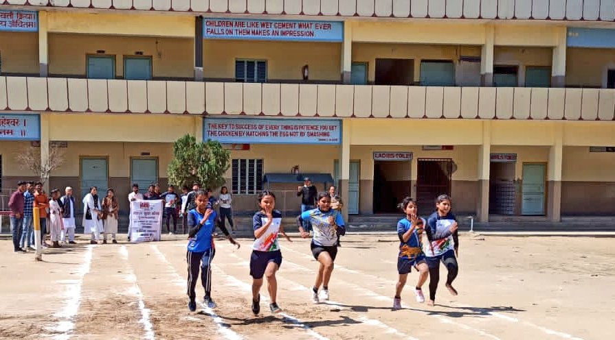 नेहरू युवा केंद्र, मुजफ्फरनगर द्वारा राष्ट्रीय युवा स्वयंसेवक प्रीति पाल के संयोजन में मोरना के इंद्रप्रस्थ पब्लिक स्कूल के खेल मैदान पर अंतर राष्ट्रीय महिला दिवस पर नारी शक्ति फिटनेस रन का आयोजन किया गया। जिसमें विकास खंड क्षेत्र के विभिन्न गांवों से आई युवतियों ने भाग लिया।