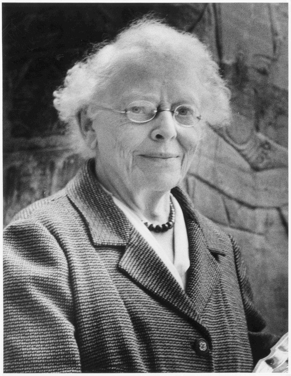 Today on #InternationalWomensDay we celebrate the lives of Bertha Porter (1852-1941) & Rosalind Moss (1890-1989, pictured below). Both were instrumental in researching & producing Topographical Bibliography volumes that showcase their encyclopedic knowledge of Egyptian monuments!