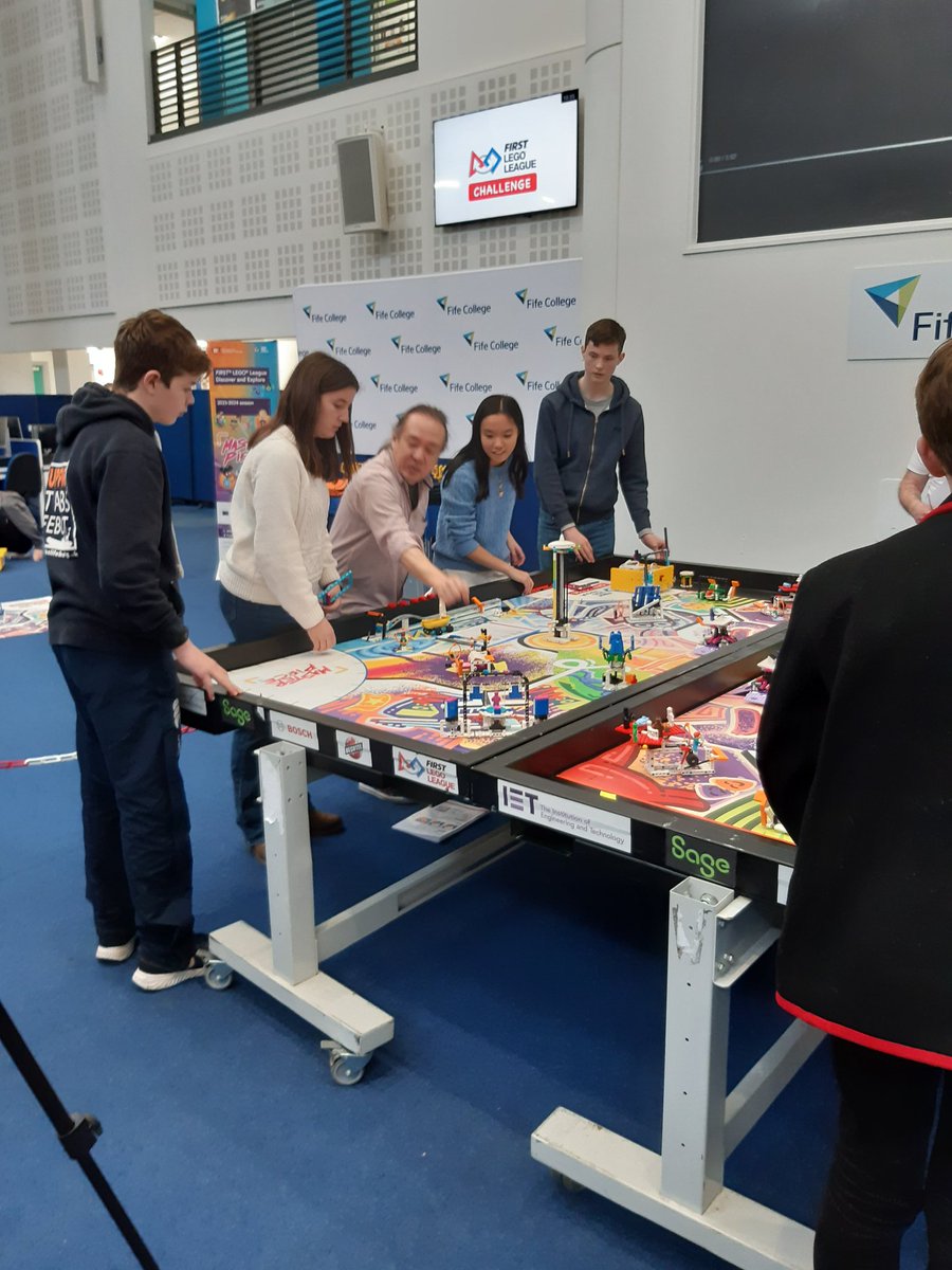 FettesRobotics's tweet photo. First Lego League regional competition: Innovation project presented and round 1 complete. Points on the board! https://t.co/LCNMUTvdrW