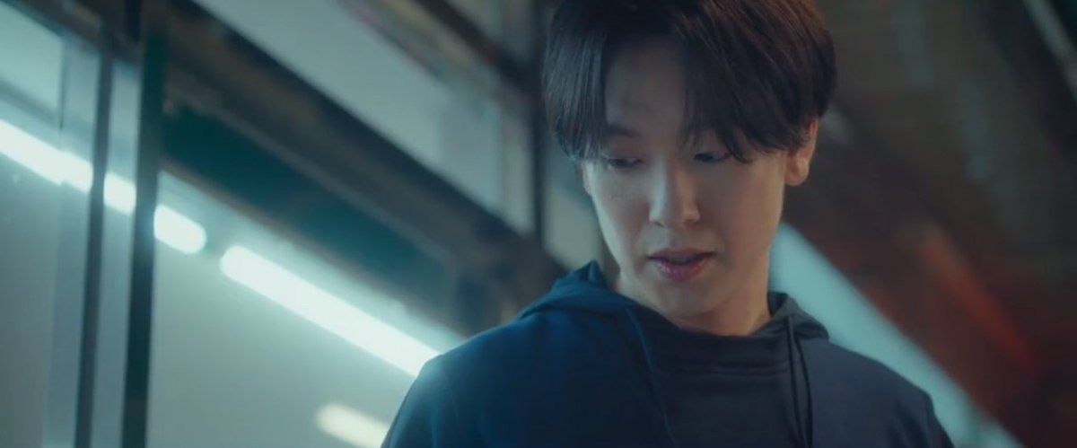G3mela_2's tweet photo. NO!! La protagonista está en una escuela para CHICAAS, no metan pichas aquí, yo no quiero romance (a no ser que sea GL 😗)
#PyramidGameEp2 https://t.co/pkyYBffy62