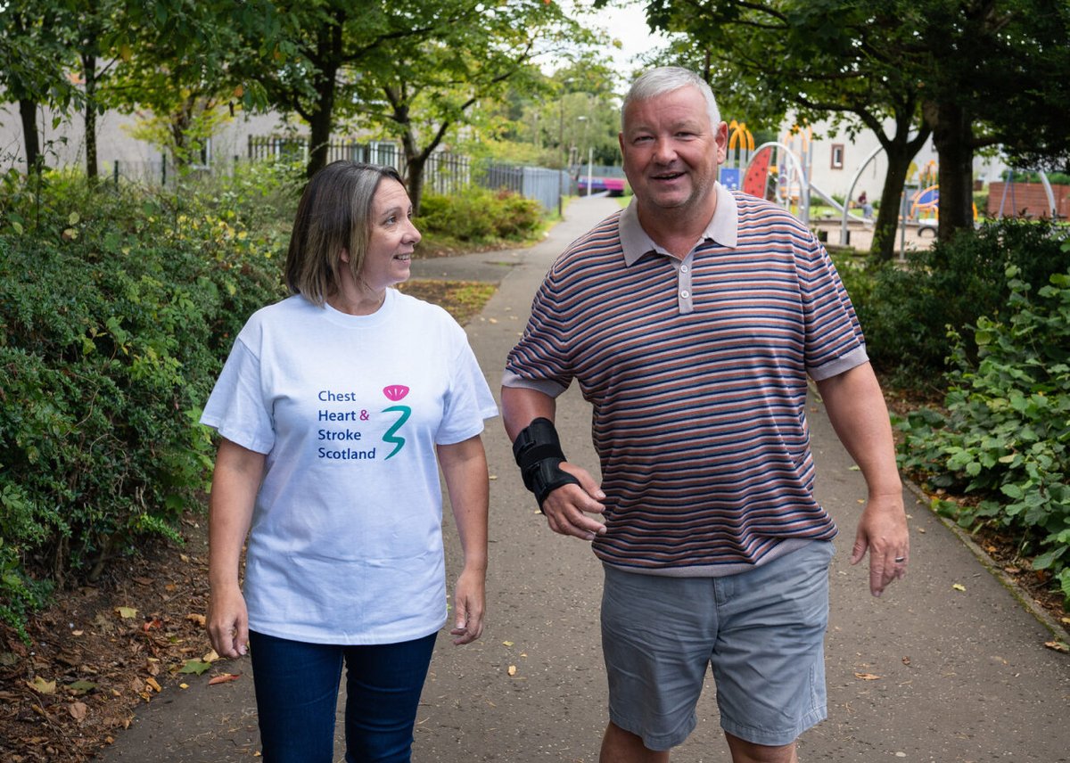 Chest Heart & Stroke Scotland are on the lookout for Community Support Volunteers in West Lothian 

Interested? Follow the link below to find out more. 📷
chss.org.uk/supportus/volu…

Or get in touch with  Coordinator at diane.borthwick@chss.org.uk 

#NoLifeHalfLived #westlothian