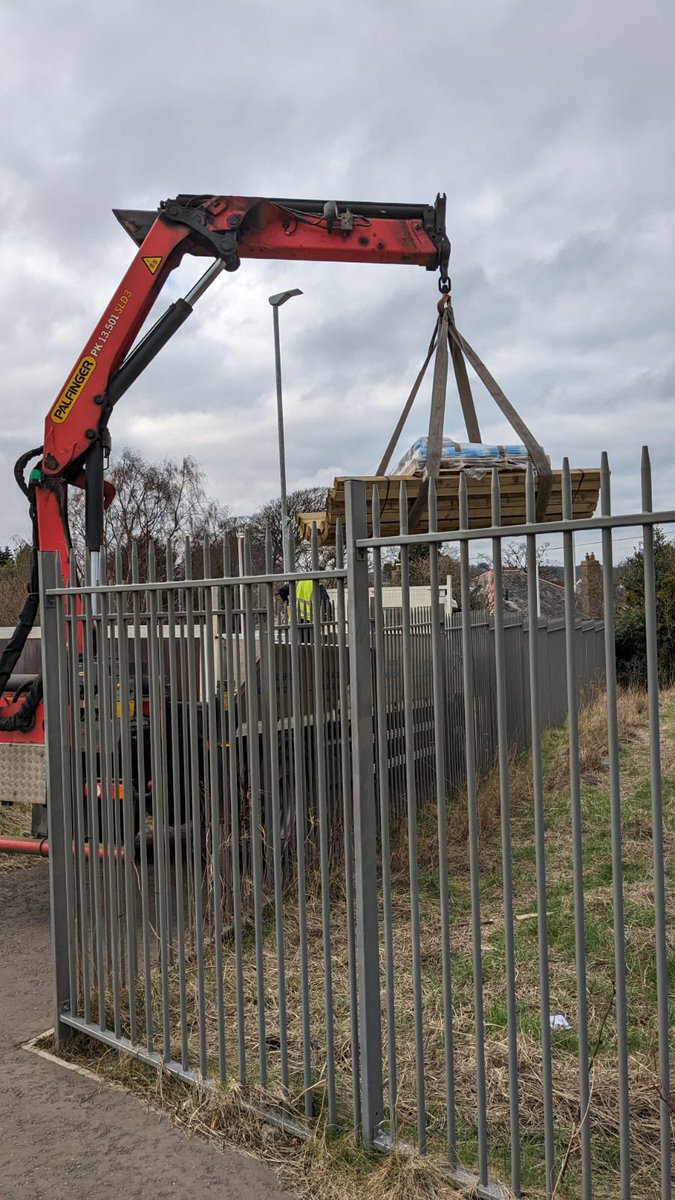 Primary 6 are over the moon to have had a response to their letters asking for help in building a safer chicken coop! Huge thanks to @MGMTimber for their kind donation of outdoor materials 🐓