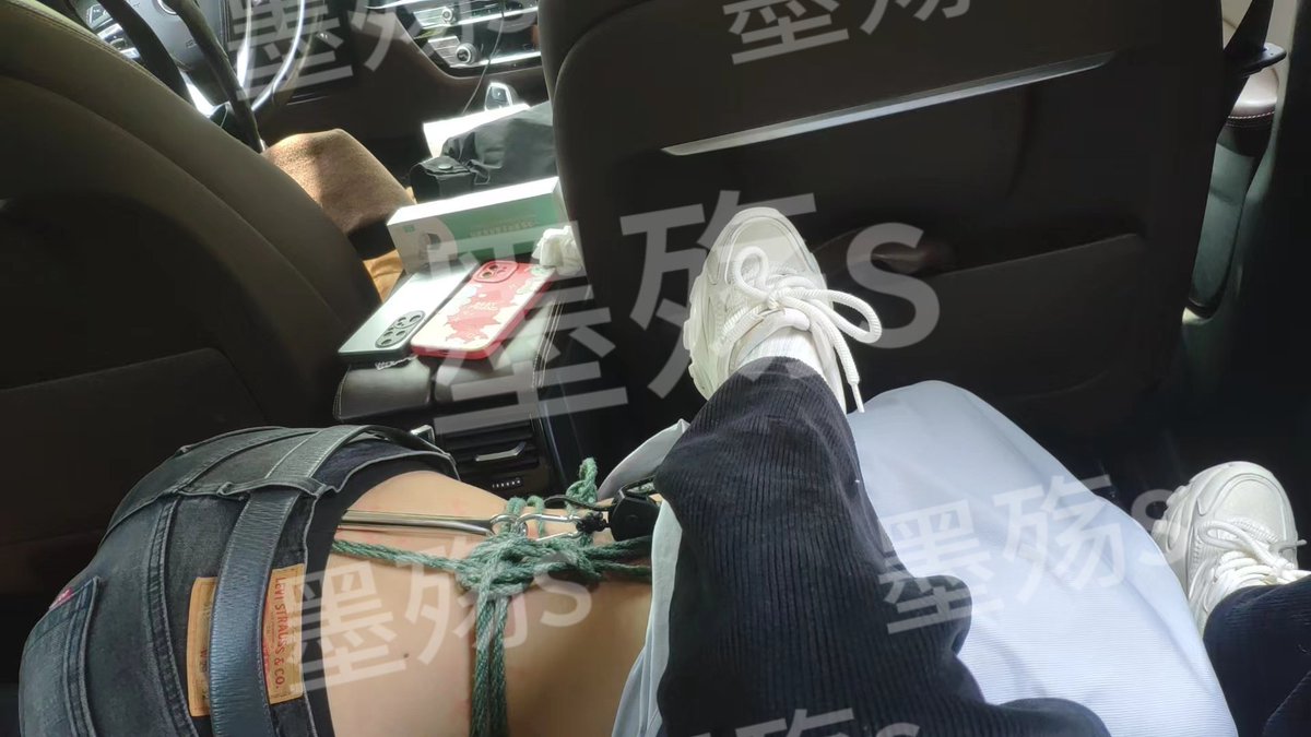 moshang28's tweet photo. #sm #字母圈 #小众文化 #户外露出 #女S调教 #捆绑 #调教 #四爱 我发现了不管哪里的服务人员都可爱看热闹，我在温泉池边玩，好家伙三分钟来个工作人员送茶， https://t.co/F3adCAIObq