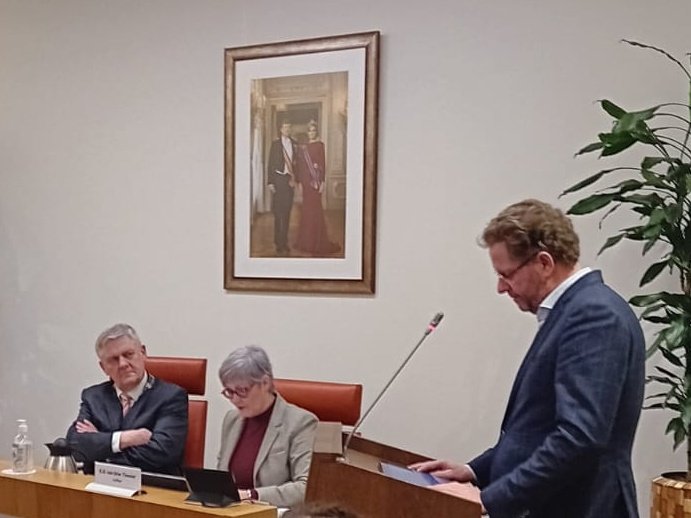 Gisterenavond werd Hans Reijersen van Buuren beëdigd als raadslid voor de SGP. Hij vervangt tijdelijk Kees de Goffau ivm ziekte.