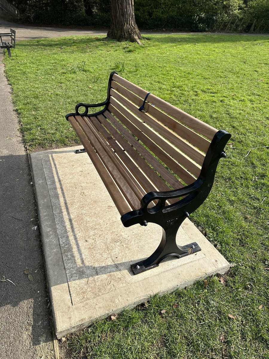 Two fantastic new benches in the park. #fosydneygardens #holburnemuseum #visitbath #bathmums #bathnes #bathwick