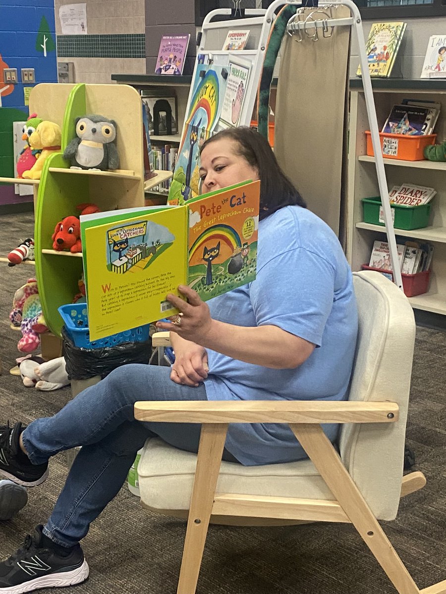 ReadandWriteBFF's tweet image. Community storytime @HumbleISD_HE @Kelleen_Todd was a success   #startearly #libraryliteracy