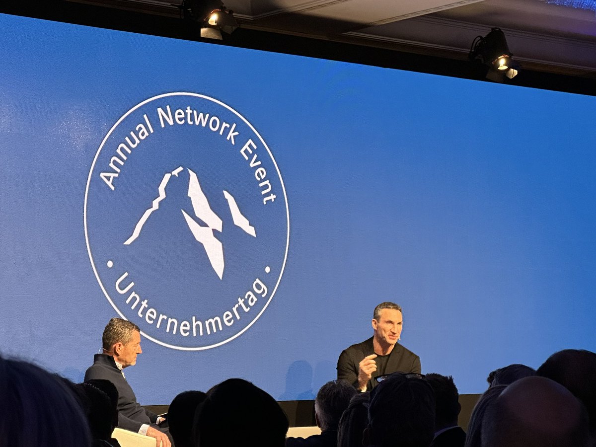 „Bitte nicht vergessen, wie toll Demokratie ist! Wir vergessen immer, was wir haben. Erst wenn wir es verlieren, merken wir, wie wichtig es war“ <a href="/Klitschko/">Klitschko</a> on <a href="/Unternehmertag1/">Unternehmertag</a>