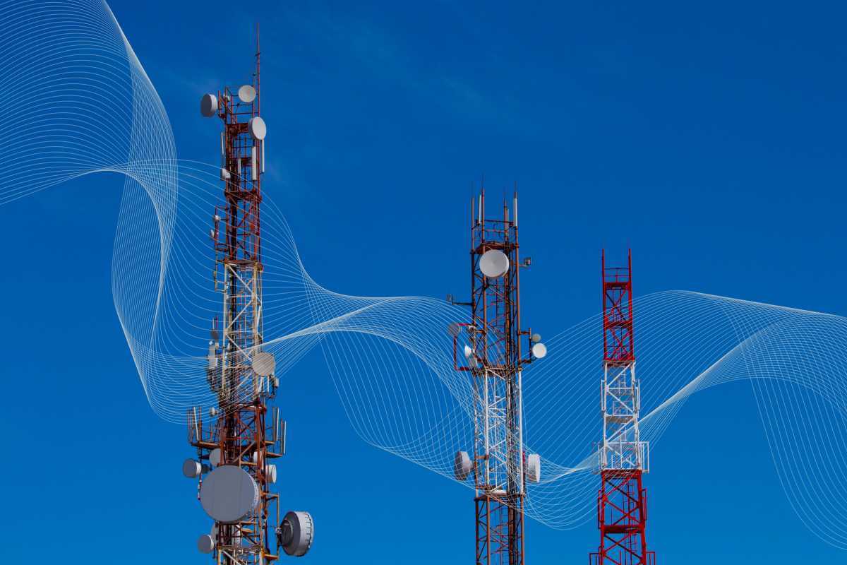 Spectrum Auction 2024 Details: 

Date - 20 May 2024

Frequency bands included - 800 MHz, 900 MHz, 1800 MHz, 2100 MHz, 2300 MHz, 2500 MHz, 3500 MHz, and 26 GHz bands. #spectrumauction #spectrum #telecom