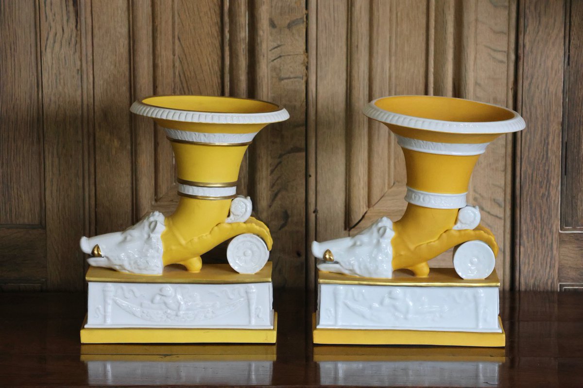 Matched Pair of Late 20th Century Spanish Yellow Glazed Cornucopia Vases

rb.gy/v3ba2u

#vases #antiquevases #pairofvases #decorativeantiques #antiqueceramics #homedecor #design
