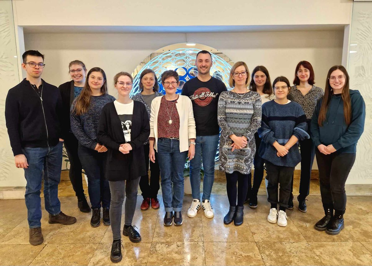 BarriersGroup's tweet photo. We're happy to host in our laboratory Dr. Antonio Zandona from Zagreb, Croatia. To be able to visit us he received the prestiguous EMBO Scientific Exchange Grant for his project. 
For the detailed post please visit our other social media platforms. https://t.co/clro8RB9D3