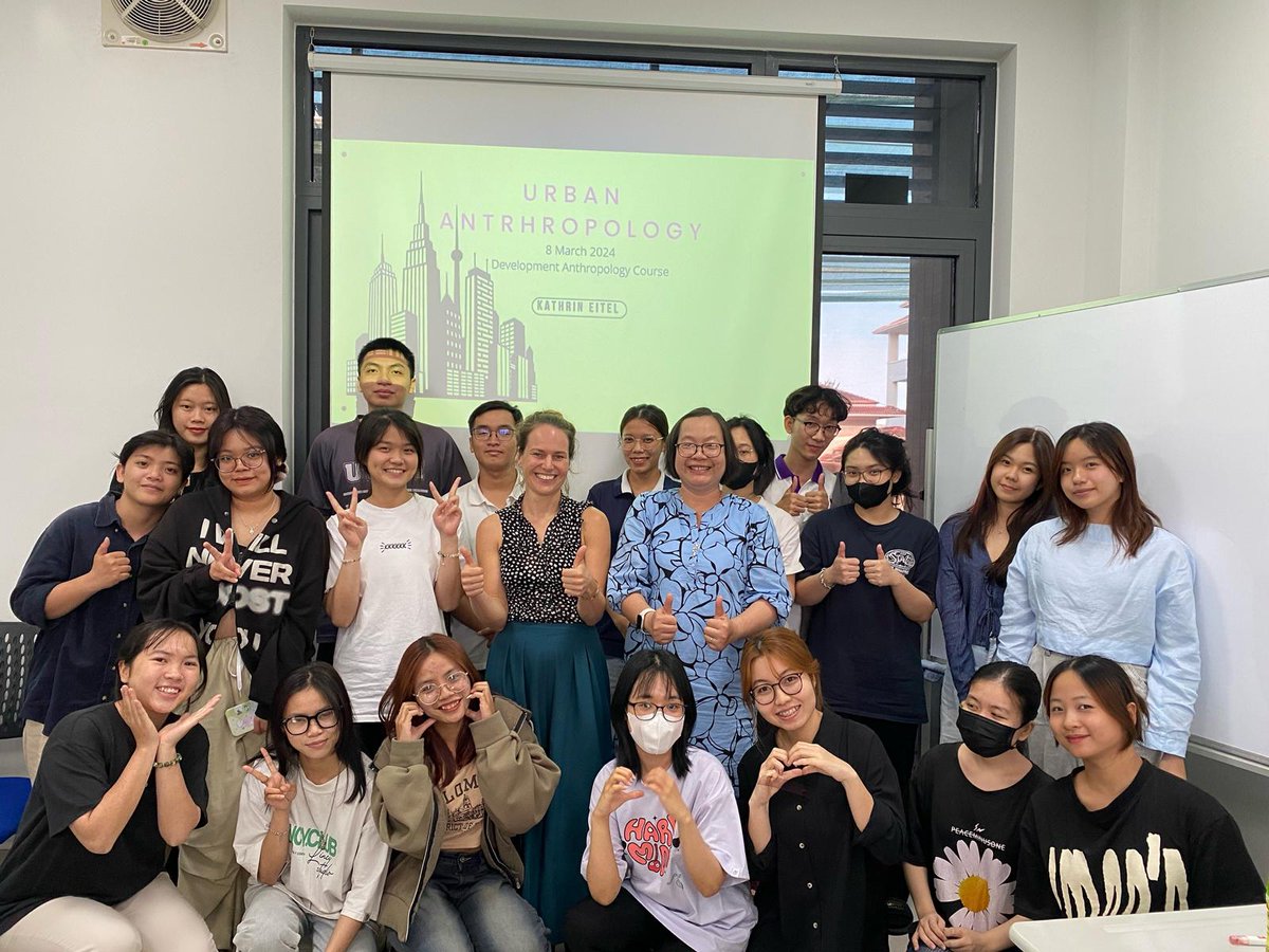 Today, students serenaded us for Women's Day! I was so moved by it that I want to send this feeling of gratitude for being a woman out into the world. Dear women*, you are wonderful, strong, and so vibrant! Happy #WomensDay!