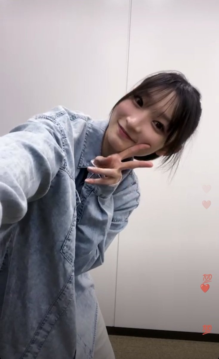 asselfblue's tweet photo. しごおわしてインスタライブに何とか滑り込み💨
金曜夜の動く佳林ちゃんは癒やされます、ありがとう💜
これからご飯食べに行くけどメニューは決まりですね😋
#宮本佳林 #MYTHIK https://t.co/7yGhycQJPA