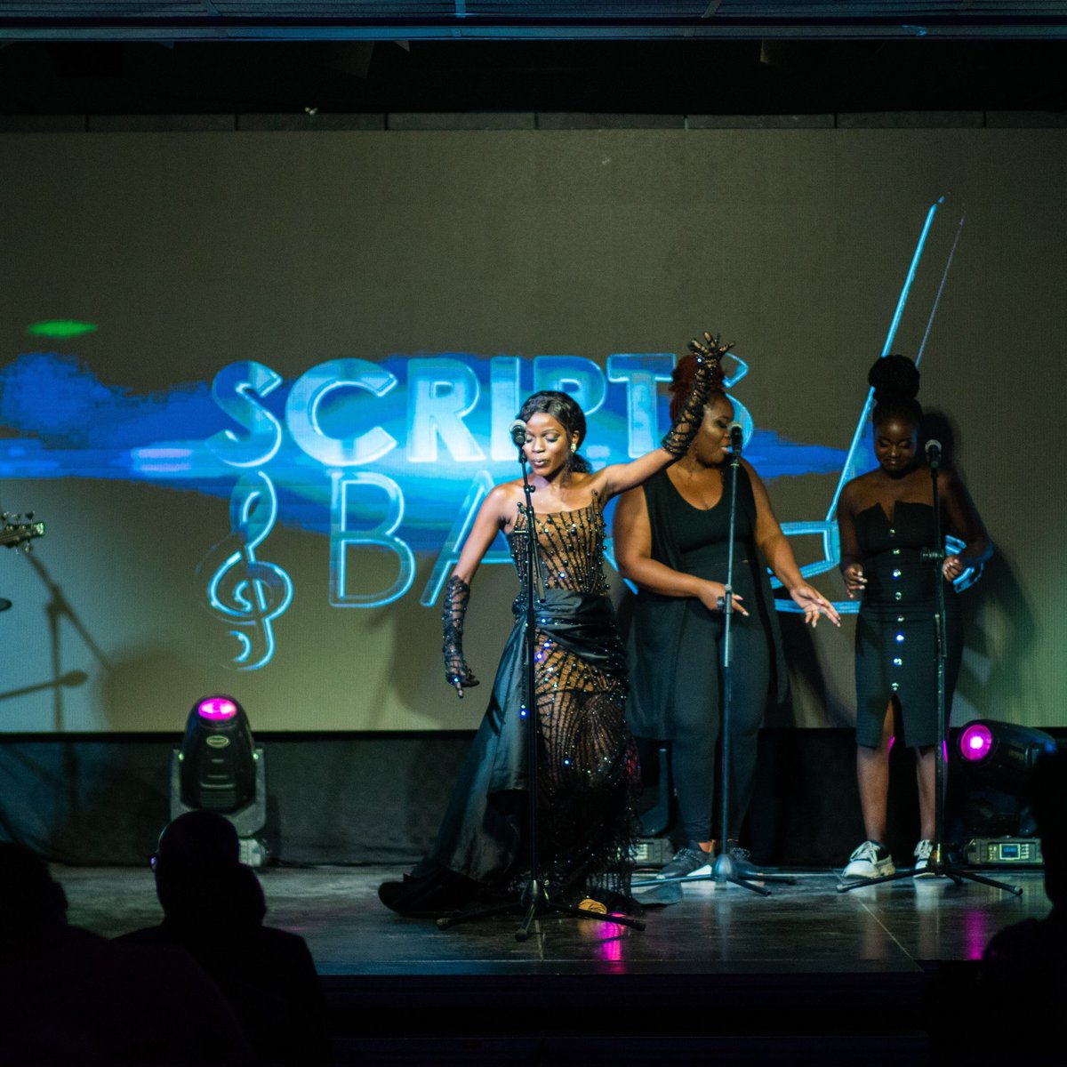 scriptsandbars's tweet image. More electrifying performances by Scripts and Bars participants.  

@kaymediaafrica @SouthernAfrArts 

#scriptsandbars #creativeecononyweekZW #creativeecononyweek