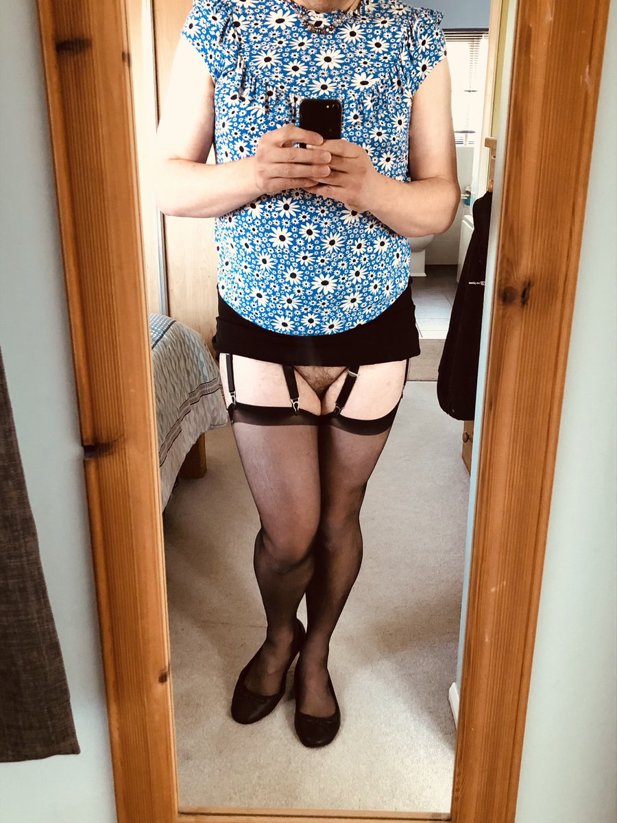 Hehehe the spring sunshine has left me feeling frisky today 😉😘🫣🫣