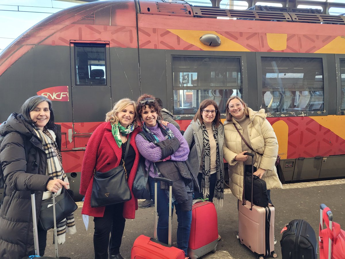 Unizar hoy, 8M, en Toulouse: Investigación en femenino. Arriba  las mujeres, tenemos mucha fuerza! #ProyectosPOCTEFA