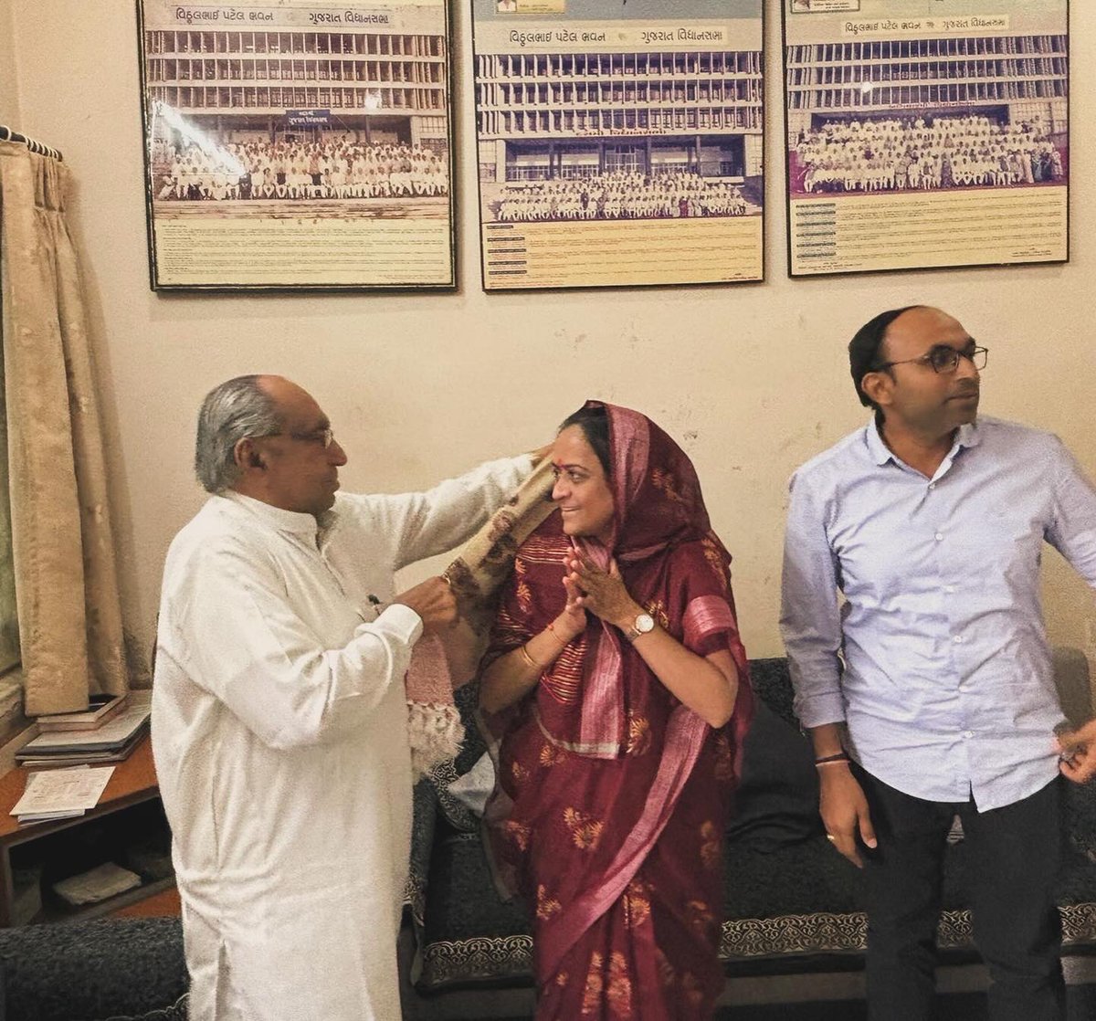 iRekhachaudhari's tweet photo. માન. હરજીવનભાઈ પટેલ સાહેબ - પૂર્વ મંત્રીશ્રી ગુજરાત સરકાર ધાનેરાના નિવાસસ્થાને રૂબરૂ મુલાકાત લઇ એમના આશીર્વાદ મેળવ્યા. https://t.co/NNH21A4FHa