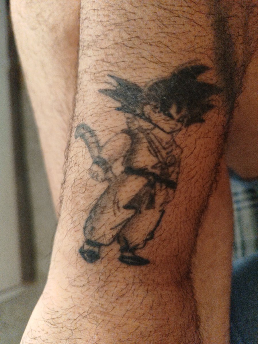 adriandude77's tweet photo. Gracias tu creación Akira al llegar de clases hacia todo lo posible por terminar mi tarea, aprenderme todo rápido y bien para que me dejarán ver Dragón ball, tu creación es parte de mi vida y la de millones #DragonBall #AkiraToriyama #Goku https://t.co/0xXmvwYMYp