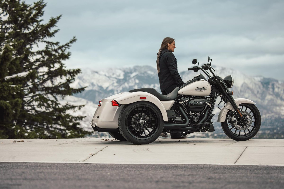 ACEM_eu's tweet photo. Today we celebrate the importance of women for the motorcycle sector #InternationalWomensDay 💜

From users to competition, from schools to factories always bringing passion, energy and leadership 🙌

Our goal is to further encourage and promote your achievements 💪 https://t.co/eMVDoROPFE