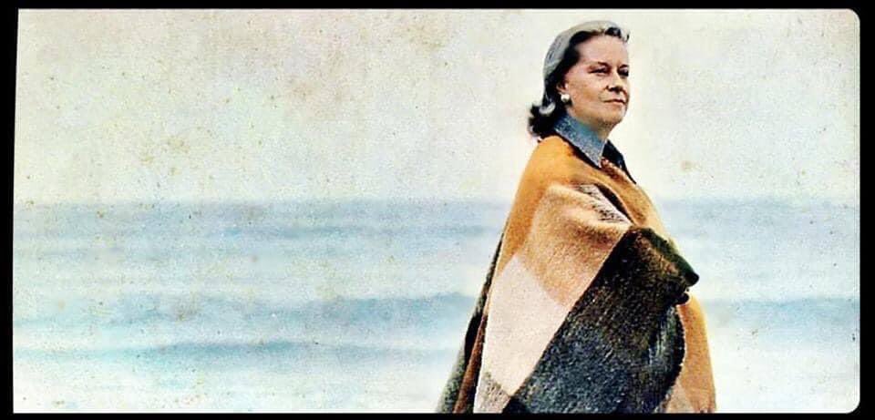Un día como hoy, 8 de Marzo en el año 1983, nos dejó María Isabel Granda Larco (Chabuca Granda), quien creó e interpretó un gran número de valses criollos.