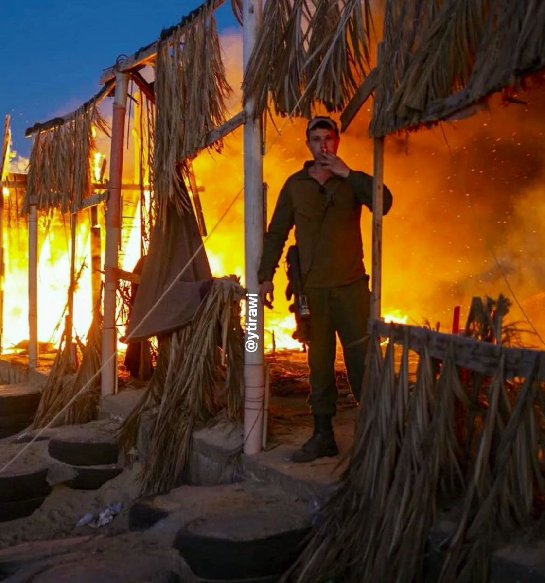 Ha scioccato innumerevoli osservatori la galleria di immagini pubblicata nei giorni scorsi <a href="/ytirawi/">Younis Tirawi | يونس</a>, fotoreporter di Gaza e collaboratore del sito britannico <a href="/bellingcat/">Bellingcat</a>, che da mesi rischia la vita per documentare gli effetti della guerra. 

Tirawi ha spulciato le foto delle
