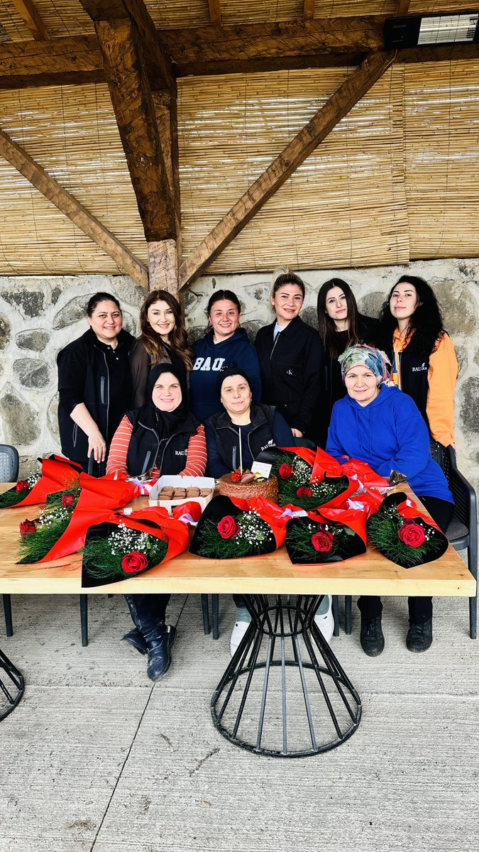 Baufarm ailesi olarak, 8 Mart Dünya Kadınlar Gününü, gururla kutluyoruz! Kadın kooperatifimiz, güçlü ve üretken elleriyle geleceğe dokunuyor. Birlikte daha da güçleniyoruz! ☀️🌱
<a href="/pirazizkadnkoop/">Piraziz Girişimci Kadınlar Kooperatifi</a> 
#kadinlargunu 
#ÜretenKadınlar
 #baufarm