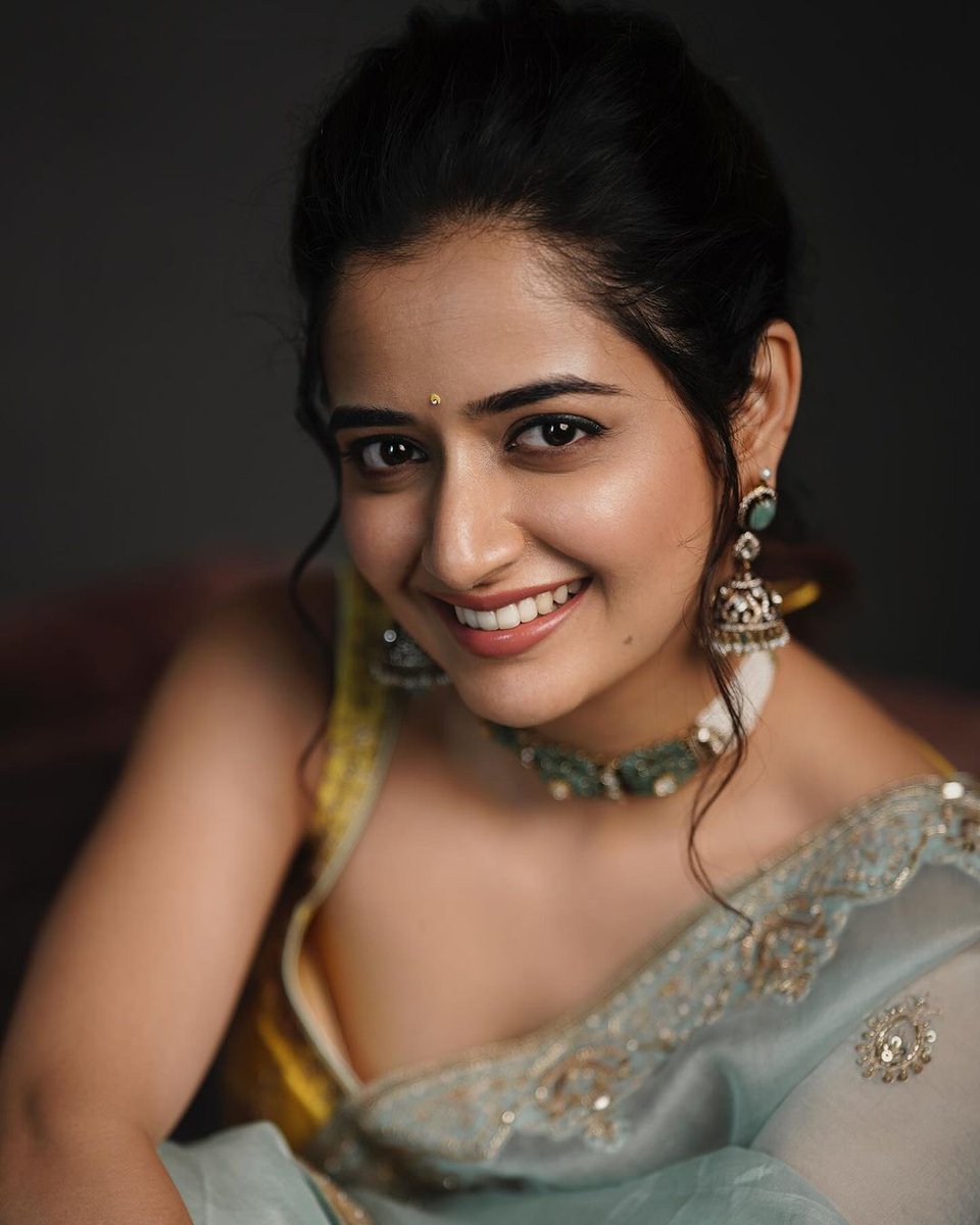 ashikaluv's tweet photo. Womens Day #AshikaRanganath https://t.co/qlNI1tAfkZ