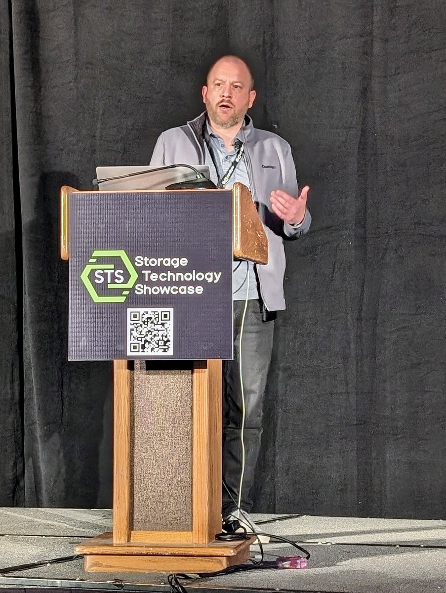 QuantumCorp's tweet image. Some live shots of Jordan at the Storage Technology Showcase, presenting on Optimizing Data Lifecycles, Pipelines, and Workflows - plus, his panel discussion. #datalifecycle #datamangement #datapipelines