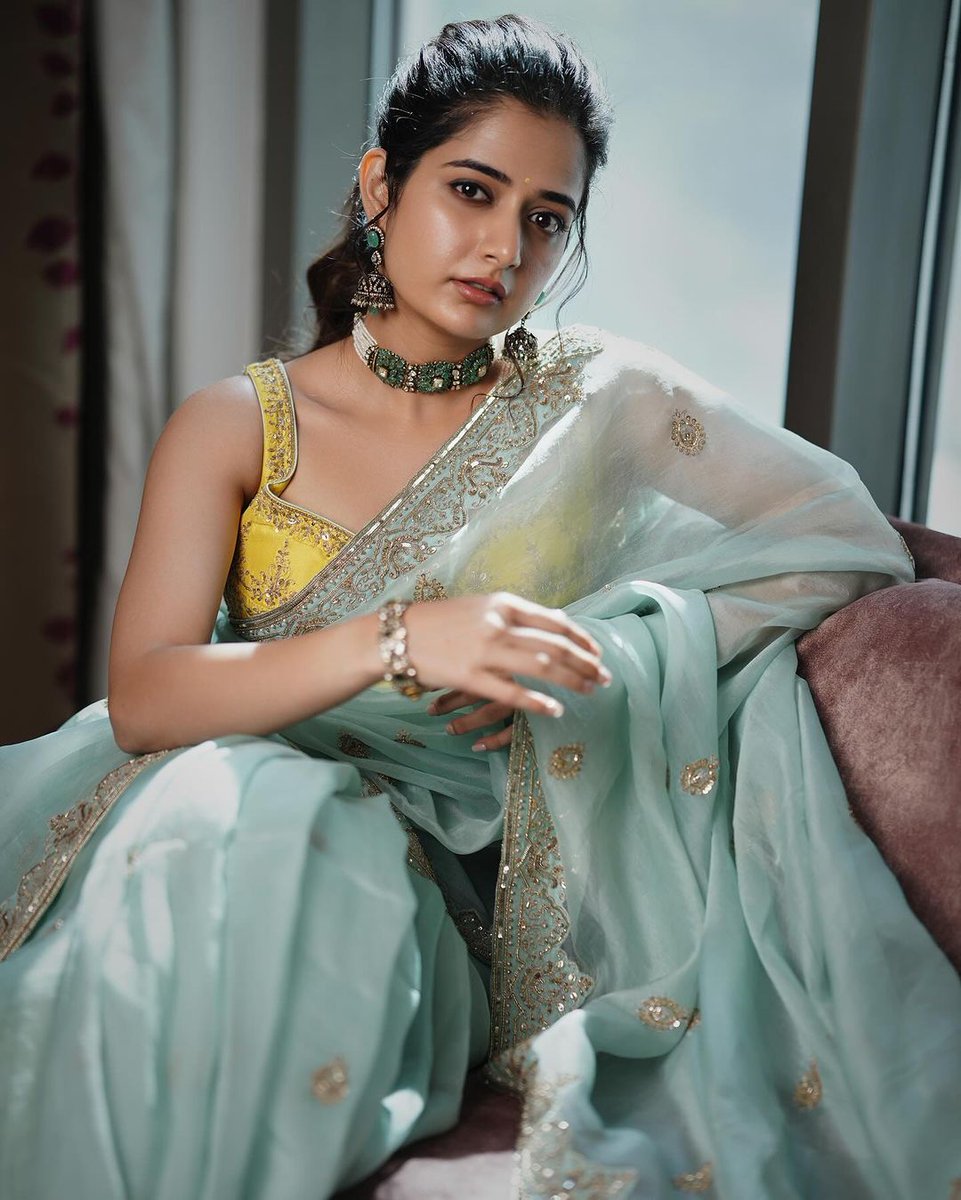 ashikaluv's tweet photo. 😘😘😘 #AshikaRanganath https://t.co/3pZuyVsuHA