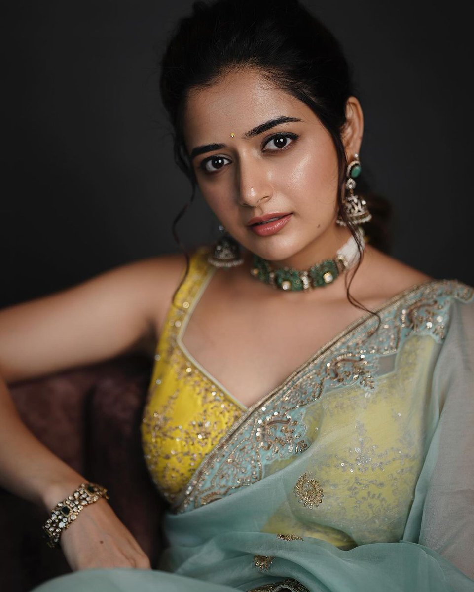 ashikaluv's tweet photo. 😘😘😘 #AshikaRanganath https://t.co/3pZuyVsuHA