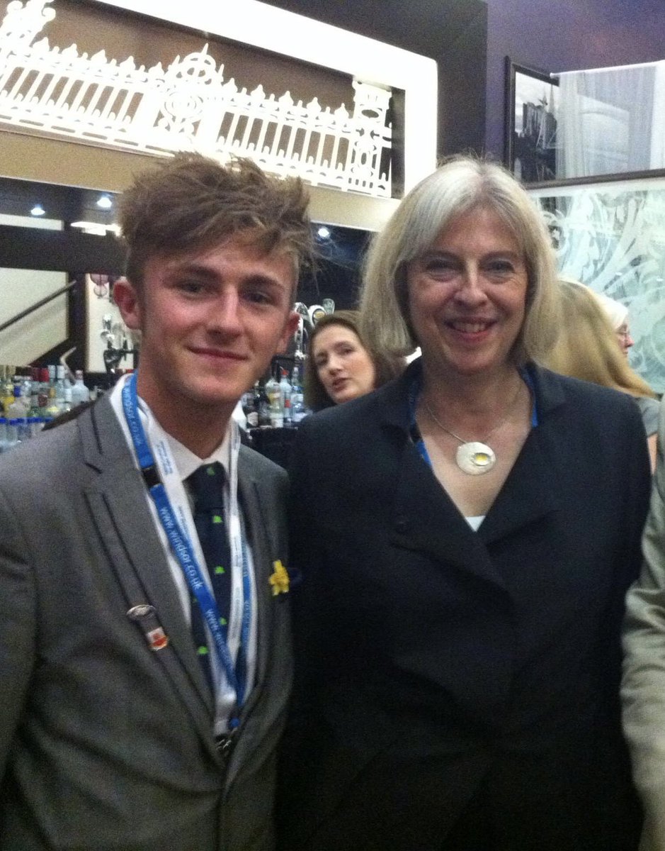 Found an old pic with @theresa_may from 2011 #TheresaMay 😍