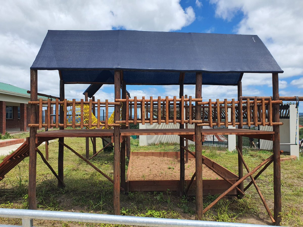 DBE_SA's tweet photo. #EducationInfrastructure #ASIDI 
The Grade R section has classrooms that are spacious and airy, with a jungle gym and sandpit to balance healthy minds and bodies. https://t.co/kX201EV6dw