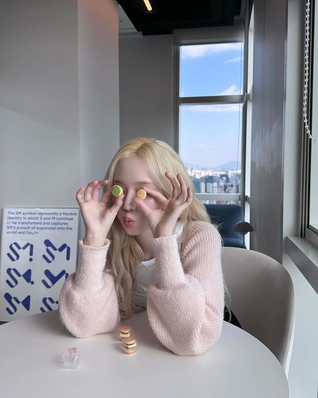 hourlykwinter's tweet photo. imwinter instagram update https://t.co/8lrMSXAaCu