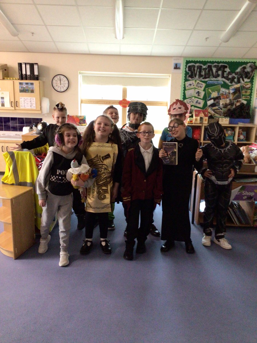 TirMorfa's tweet photo. Dosbarth Brenig celebrated world book day - how fantastic were their costumes? #ytmllc #ytmhwellb #brenig https://t.co/PO2oo4J2dL